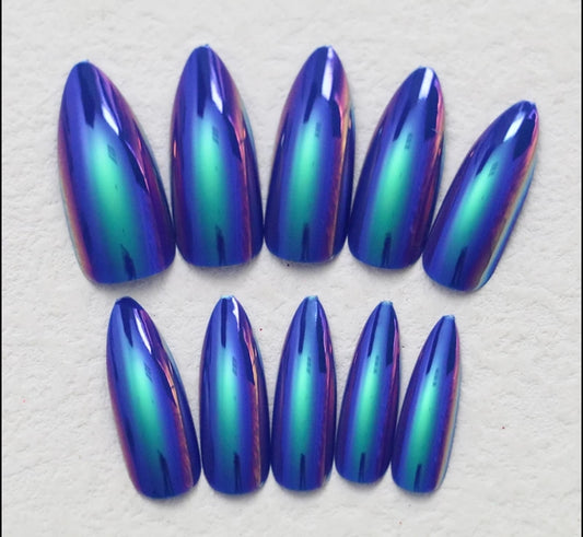 Magnifiez votre beauté avec le kit Faux ongles longs dark blue bleu nuit métallique Ada12 pièces